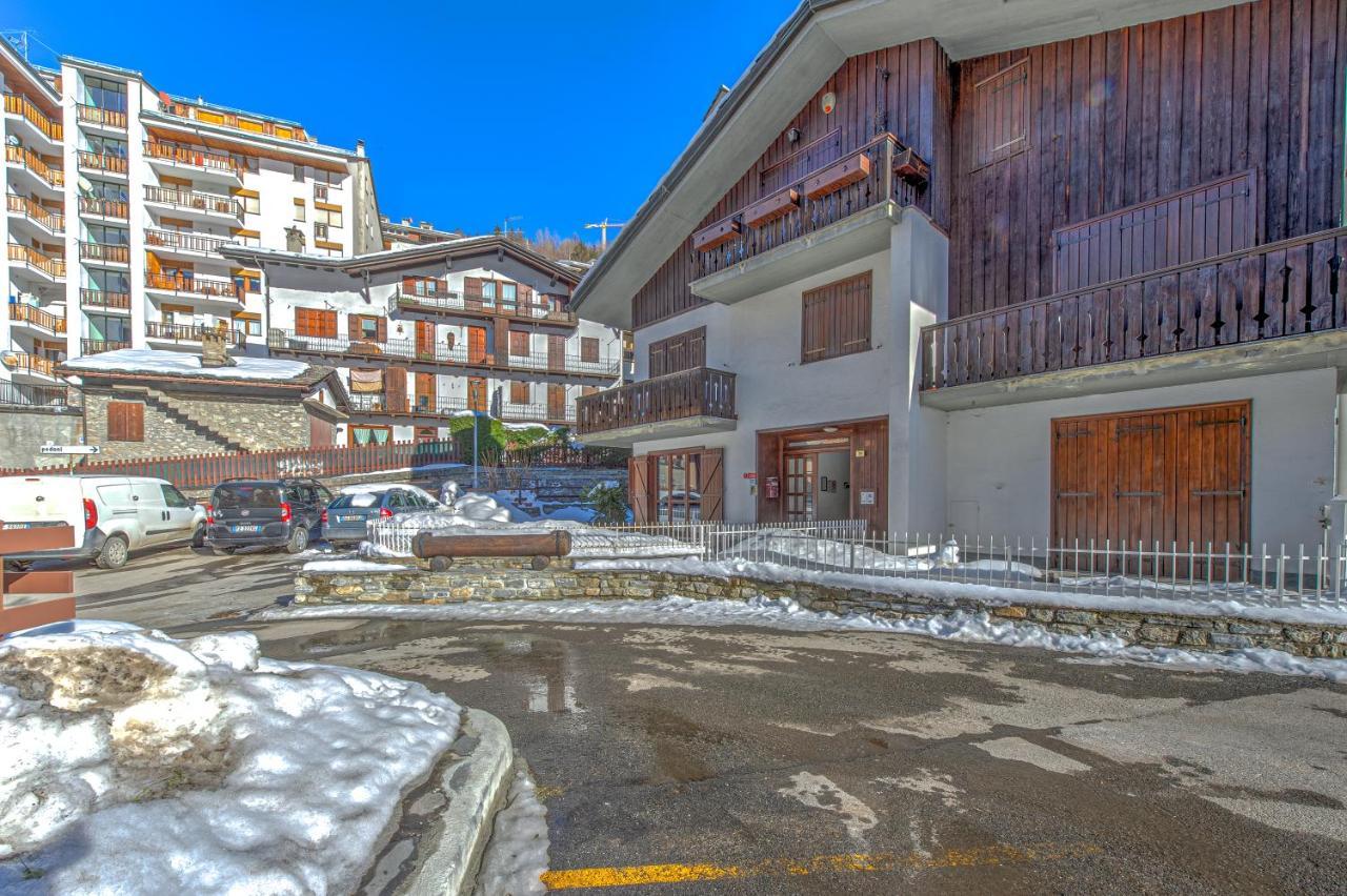 Casa Julie - Accogliente Rifugio Nella Quiete - Cour 0157 Apartment Courmayeur Exterior photo